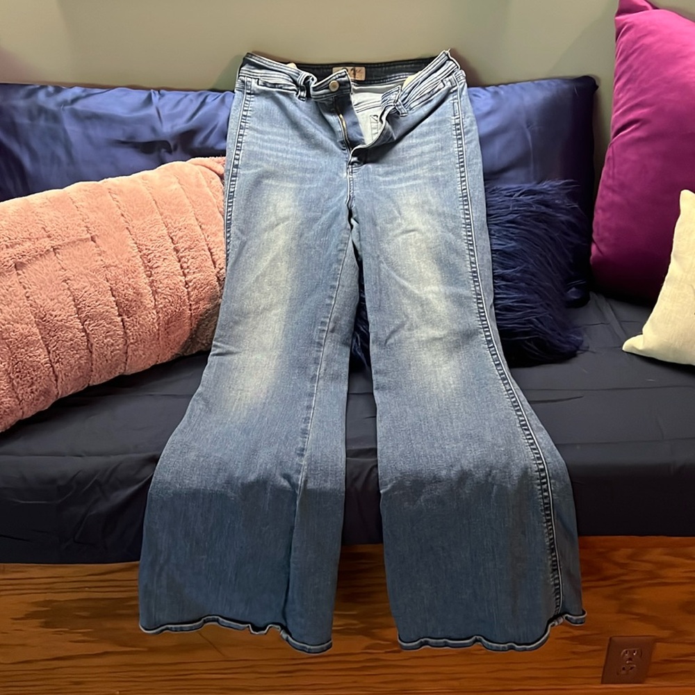 Free People We The Free size 31 Flare Jeans